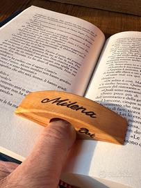 Ferma libro in legno di ulivo