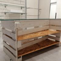 Tavolo bancone con piano in vetro infrangibile