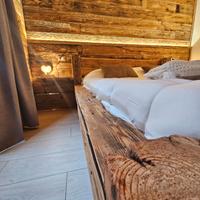 Letto in legno antico