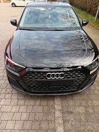 A1 Sportback 25 1.0 tfsi Admired Advanced s-tronic