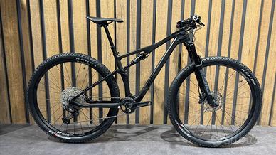 ROSE THRILL HILL 3 2023 Tg. S