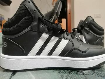 Adidas Hoops Mid 3.0 scarpe