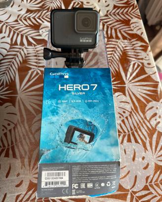 GoPro Hero7 Silver - 4K - Pari al nuovo e Kit