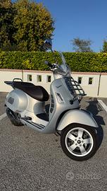 Piaggio Vespa 300 GTS - 2016
