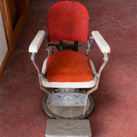 Antica poltrona barbiere PIETRANERA