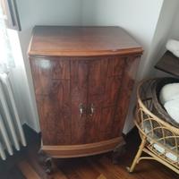 MOBILI LEGNO PREGIATO 