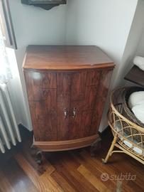 MOBILI LEGNO PREGIATO 