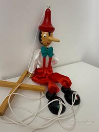 Burattino di Pinocchio in legno
