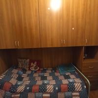 Ponte-letto con armadio e casettiera