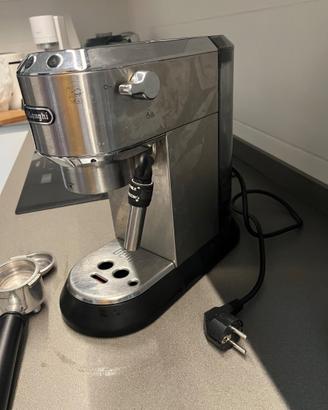Delonghi Dedica macchina caffè
