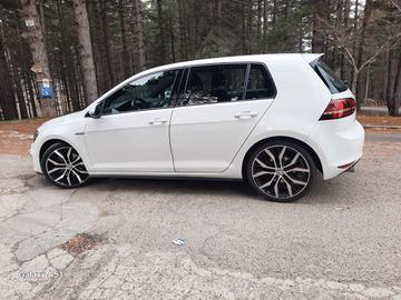 VOLKSWAGEN GOLF GTD 184 CV ANNO 2016