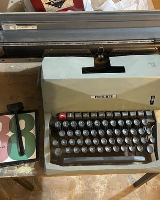 macchina da scrivere Olivetti Mod. 88, anni 60