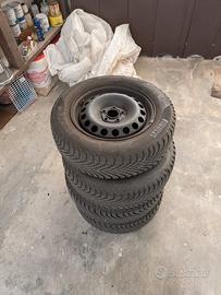 Cerchi e gomme invernali 185/65 R15 VW Polo
