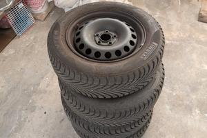 Cerchi e gomme invernali 185/65 R15 VW Polo