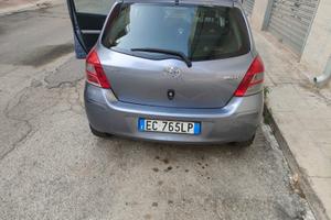 TOYOTA Yaris - 2010