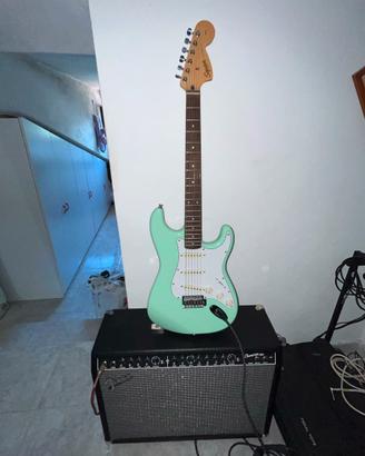 Chitarra fender e amplificatore champions