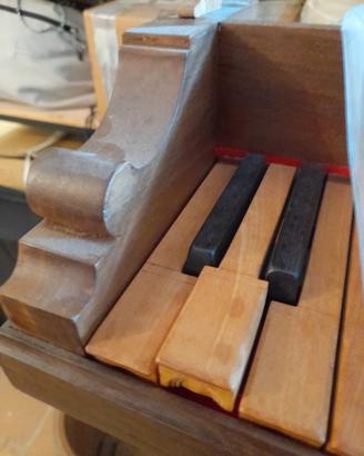 Organo a canne Tastiera originale Tamburini Crema