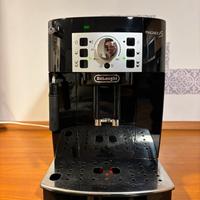 Macchina caffe’ De Longhi Magnifica S