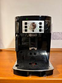 Macchina caffe’ De Longhi Magnifica S