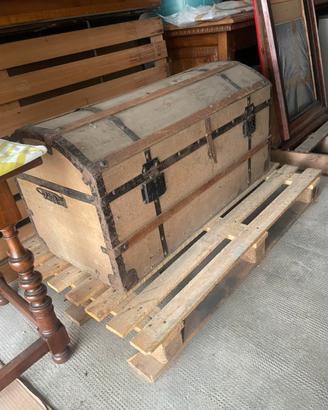 Antico baule bombato primi ‘900.