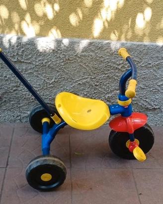 Triciclo a spinta per bambini