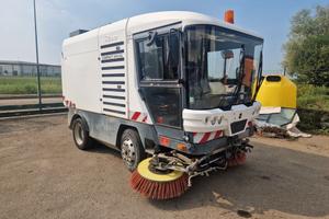 Spazzatrice stradale aspirante modello RAVO 540