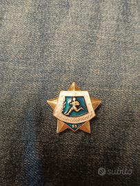 Spilla Militare Vintage Sovietica "Воин-Спортсмен"