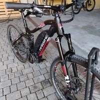 Mountain bike elettrica praticamente nuova 
