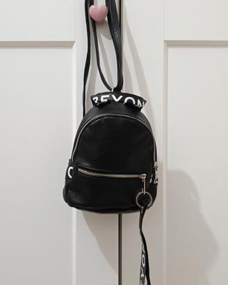 Mini zaino nero in ecopelle – compatto e alla moda
