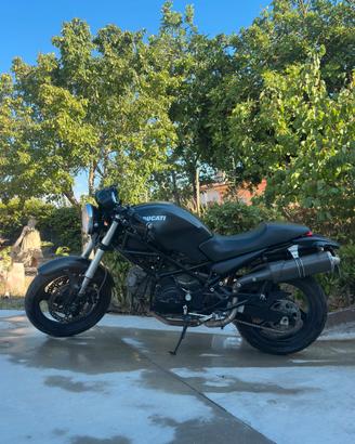 Ducati Monster 695 Dark