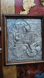quadro in peltro a rilievo con cornice in legno