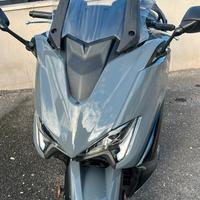Yamaha Tmax 560
