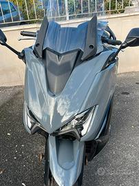 Yamaha Tmax 560