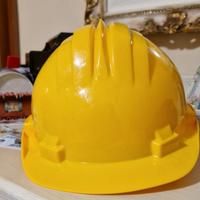 Casco e occhiali antinfortunistica
