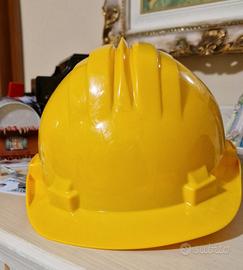 Casco e occhiali antinfortunistica