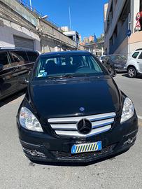 Mercedes-benz b200