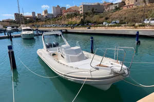 Capelli Tempest 1000 (2011) Motori: 2 x 300 YAMAHA
