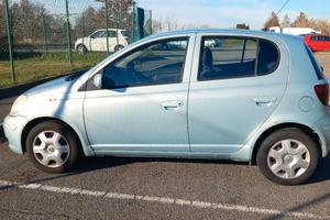 Autovettura Toyota Yaris 