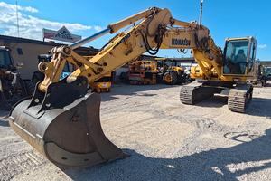 Escavatore usato KOMATSU PC230HD-8