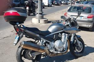 Suzuki bandit 1250 con baule