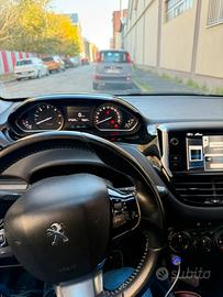 Peugeot 208 1.6 hdi