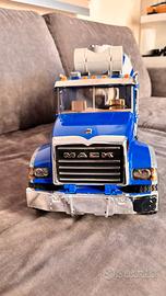 Bruder camion betoniera
