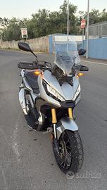 Xadv 750