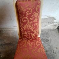 sedia antica con rifiniture oro 