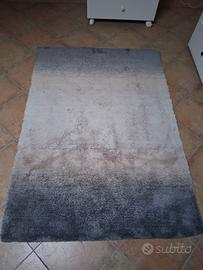 Tappeto sfumature grigio chiaro