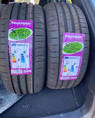 Gomme 215/45/16
