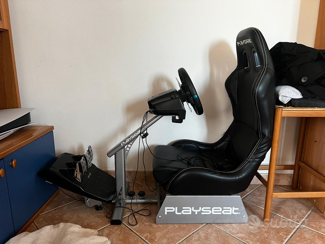 Postazione guida Playseat con volante e pedaliera - Console e Videogiochi  In vendita a Milano