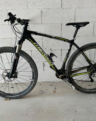 Mtb muscolare Merida.