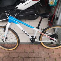 mtb cube acid 24 polici