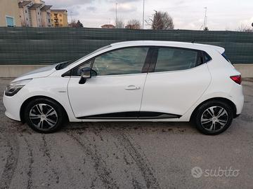 Renault clio 1.5 90 CV diesel